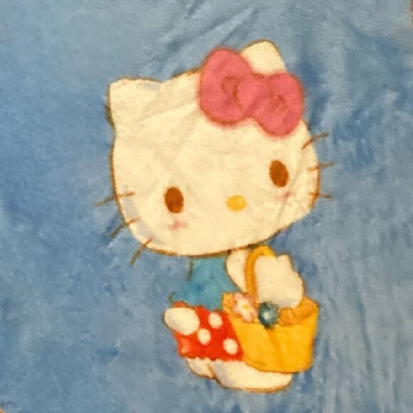 New Hello Kitty Throw Blanket - Picture 3 of 5